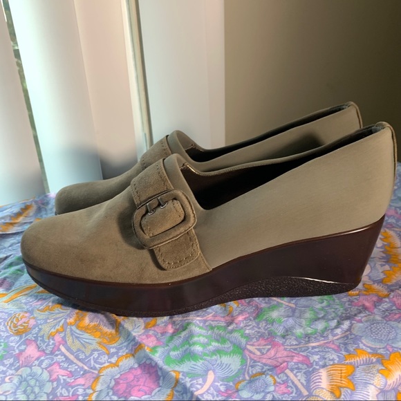 Stuart Weitzman closed toe wedges